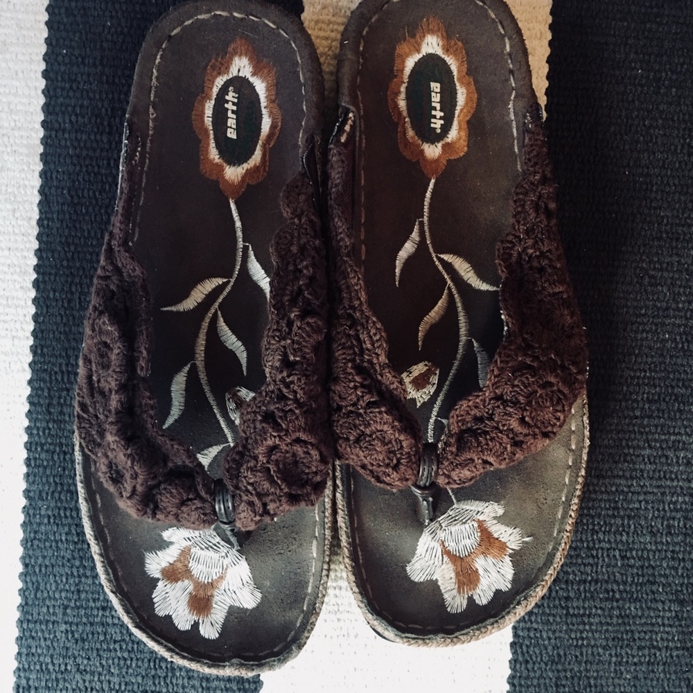 🌺Earth Vegan Flip Flops 🌺